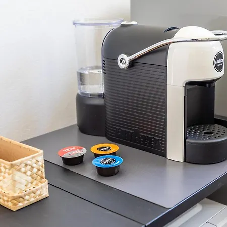 Ambra House - Parcheggio Libero, Accesso Diretto, Wi-fi Con Streaming Apartamento