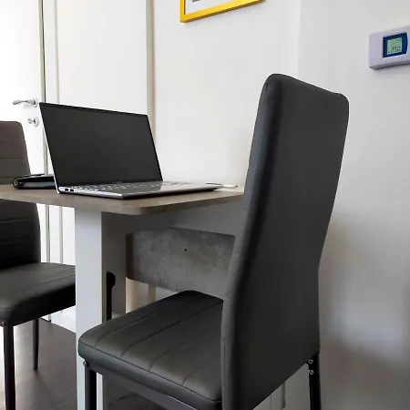 Ambra House - Parcheggio Libero, Accesso Diretto, Wi-fi Con Streaming *