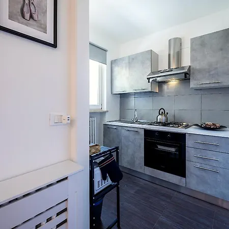 Ambra House - Parcheggio Libero, Accesso Diretto, Wi-fi Con Streaming Apartamento Verona